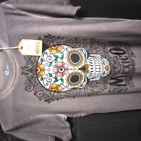 pier 27 Tops - Pier 27 Limited Edition Size Medium Gray Skull Tee Shirt